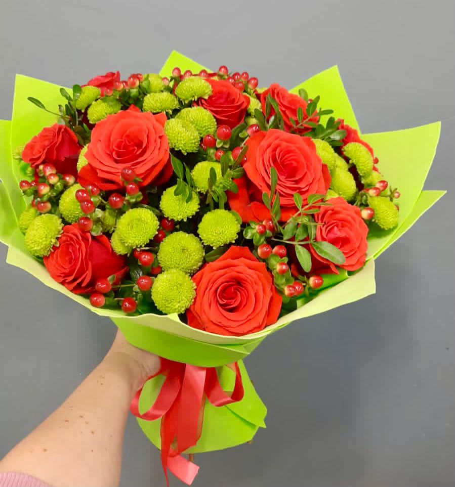 Букет цветов из: Хризантемы и Розы в Киреевске