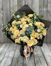 Букет цветов из:  Розы и Лизиантусы в Киреевске