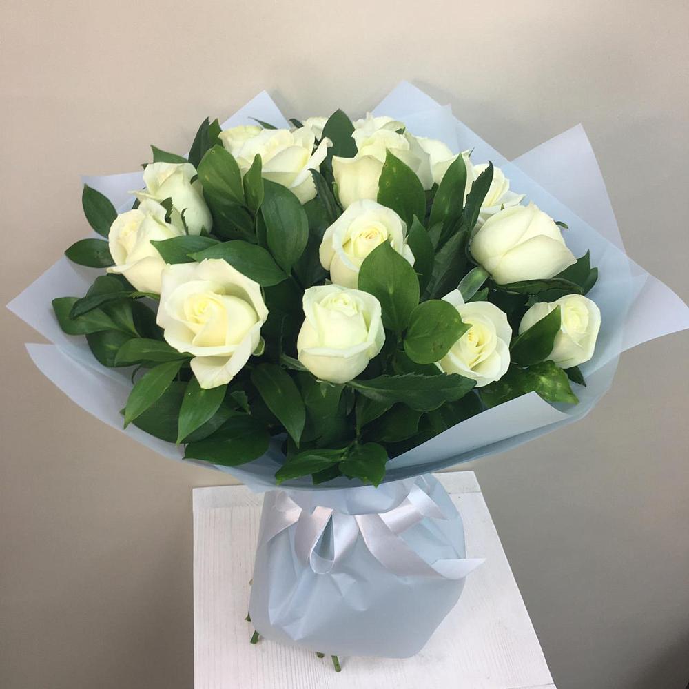 Букет 15 Белых роз Проуд в Киреевске