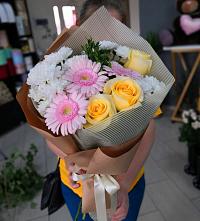 Букет цветов из:  Герберы, Розы и Хризантемы в Киреевске
