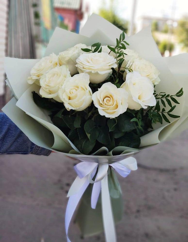 Букет Белые розы Проуд в Киреевске