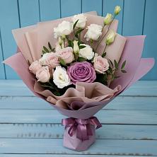 Букет цветов из:  Розы и Лизиантусы в Киреевске