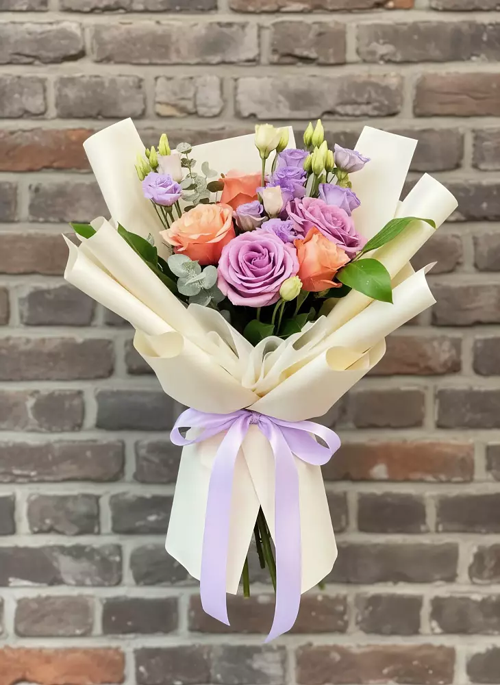 Букет цветов из: Лизиантусы и Розы в Киреевске