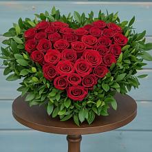 Цветочная композиция из Розы в виде сердца в Киреевске