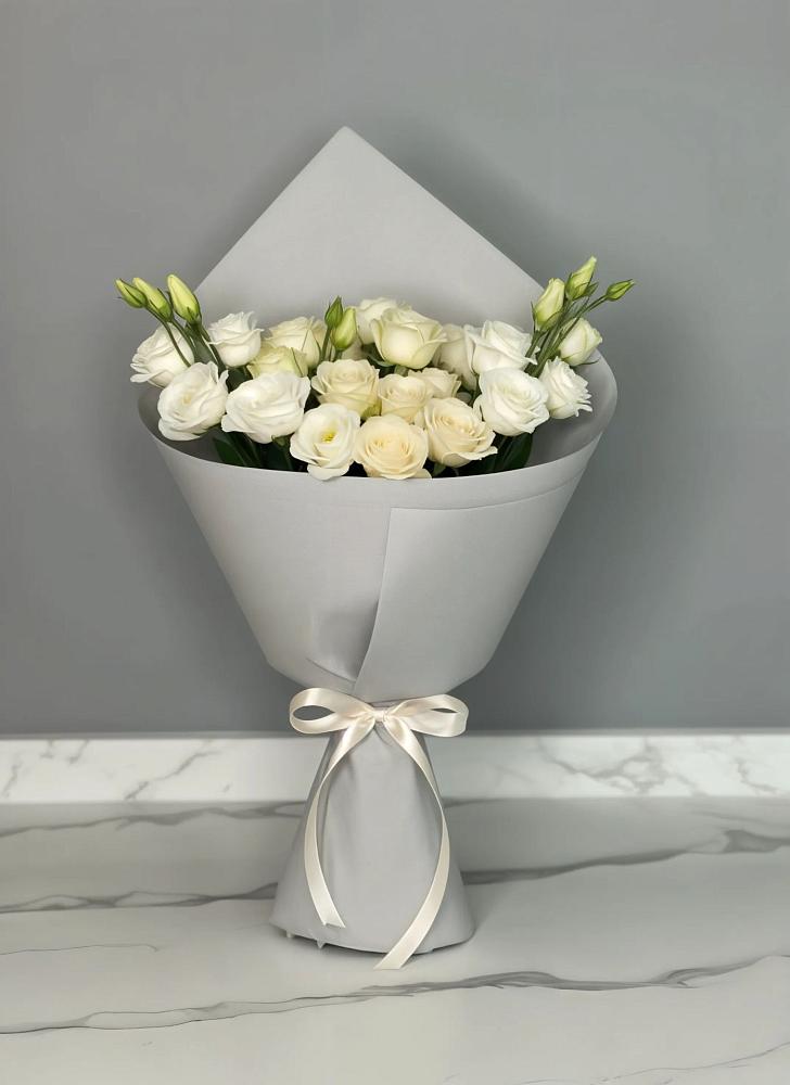 Букет цветов из: Розы и Лизиантусы в Киреевске