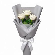 Букет 3 белые розы в Киреевске