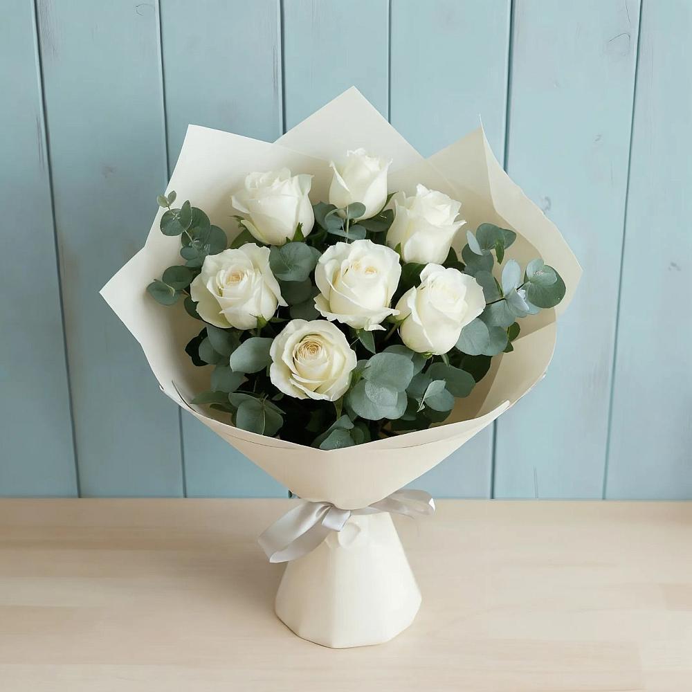 Букет Белые розы в Эвкалипте в Киреевске