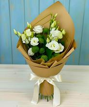 Букет цветов из:  Хризантемы и Лизиантусы в Киреевске