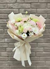 Букет цветов из:  Гвоздики, Розы, Лизиантусы и Хризантемы в Киреевске