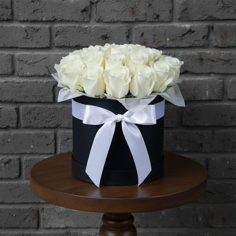 Цветочная композиция из Розы в шляпной коробке в Киреевске