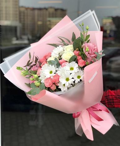 Букет цветов из: Розы, Лизиантусы и Хризантемы в Киреевске
