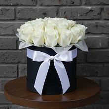 Цветочная композиция из Розы в шляпной коробке в Киреевске