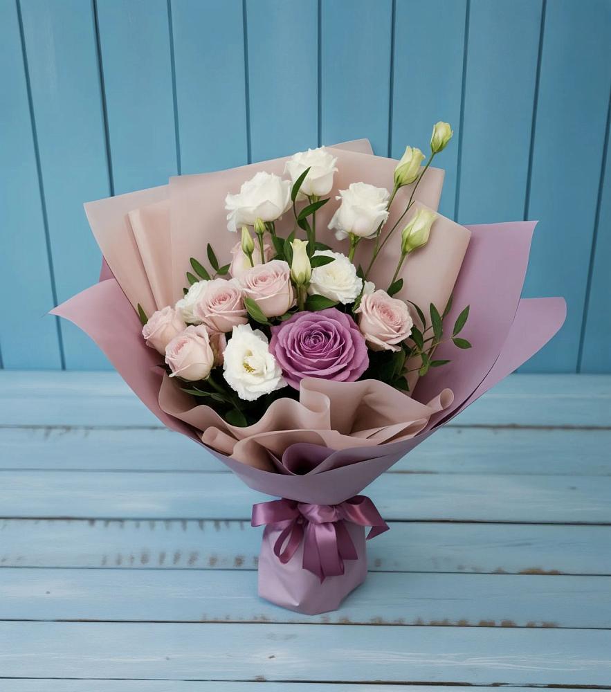 Букет цветов из: Розы и Лизиантусы в Киреевске